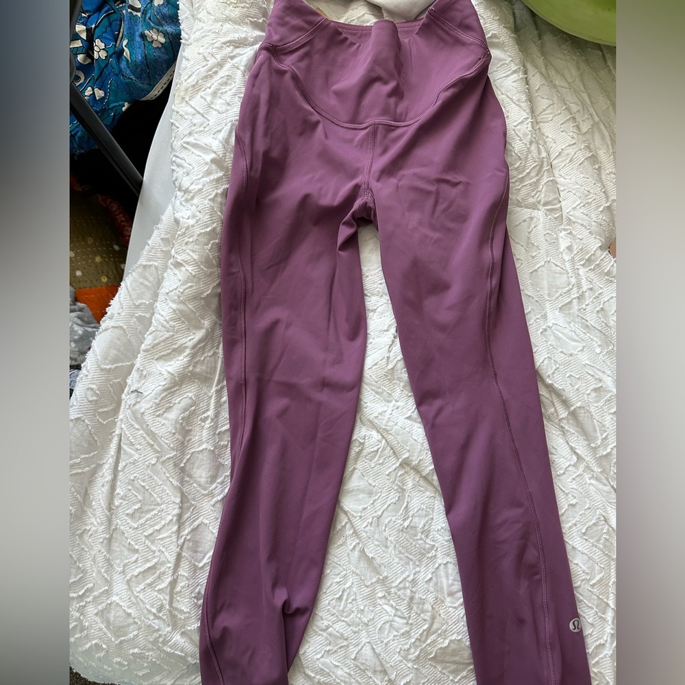 Base pace size 4 lululemon legging- haven’t worn. But doesn’t have tags!